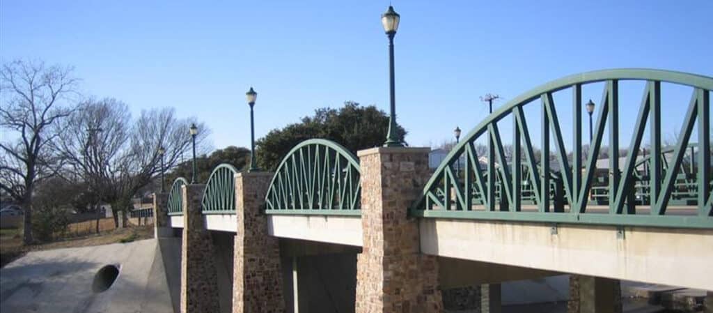 GSI Highway bridge rail T101 Irving, Texas